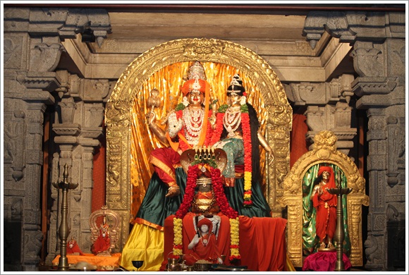 Meenakshi Temple Pooja