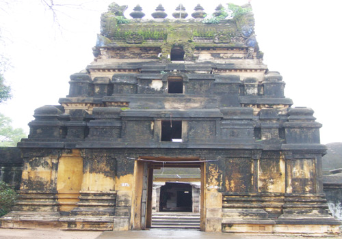 Kutram Poruttha Naathar temple