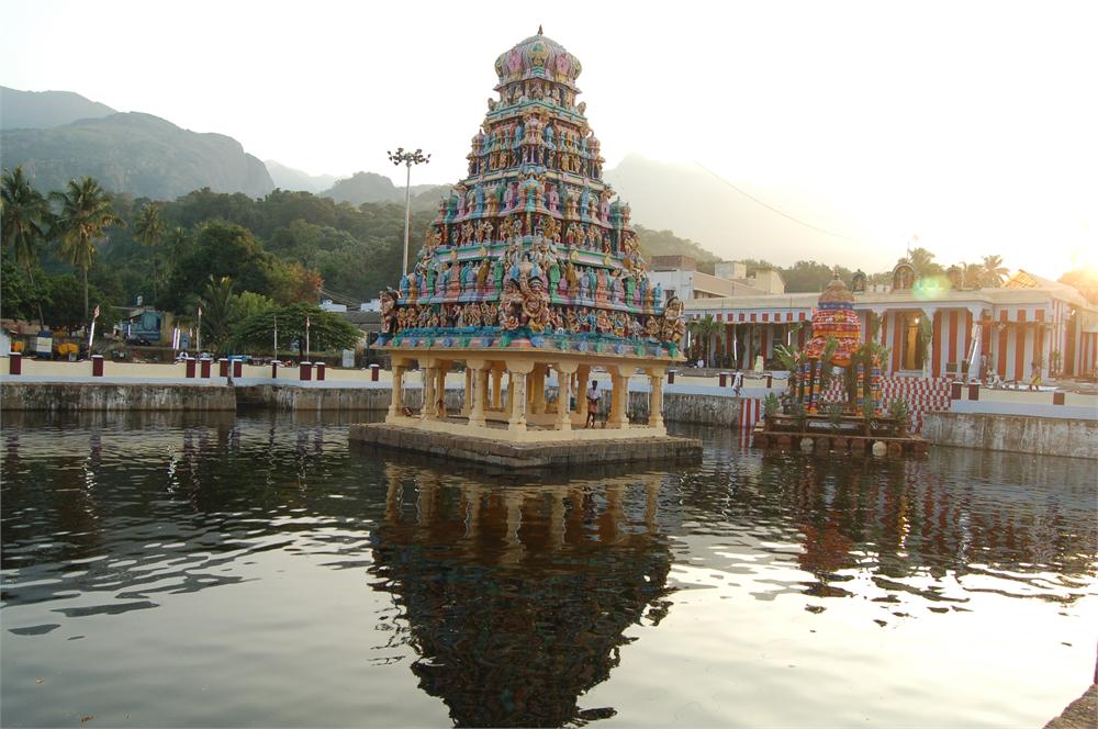 Kutralanathar Temple Puja